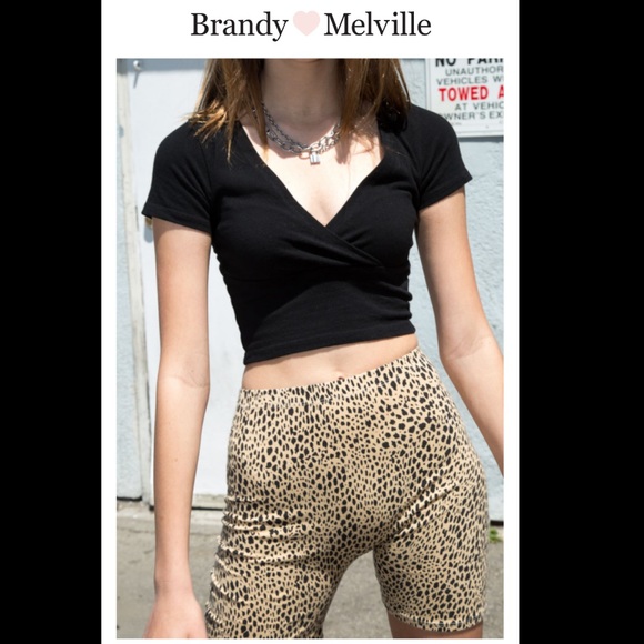 Brandy Melville Tops - Brandy Melville Amara Top